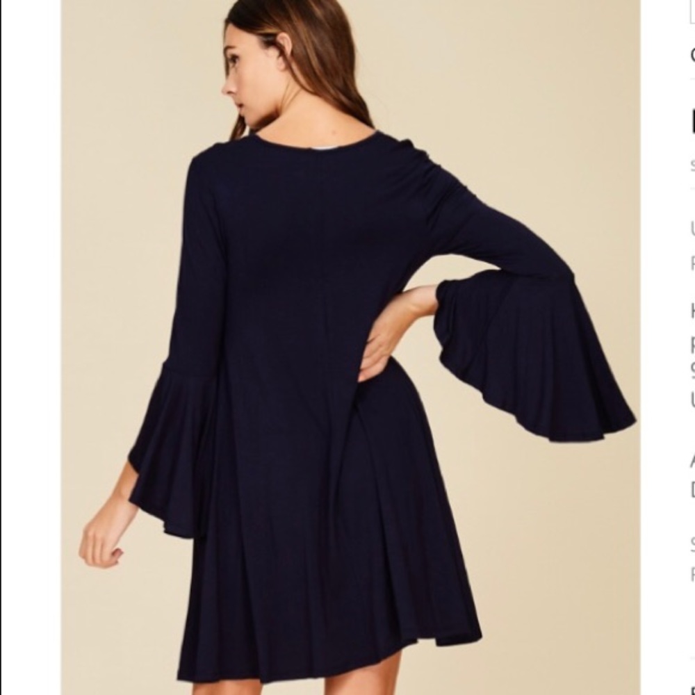 Knit dress,round neck, front keyhole, bell sleeve - Picture 2 of 3